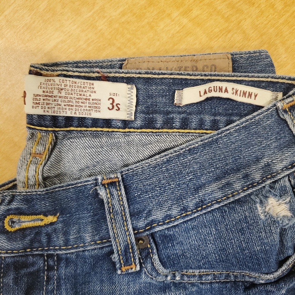 Size 3 skinny hollister jeans